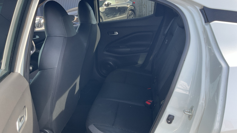 Nissan Juke 1.0 DiG-T N-Connecta 5dr Petrol Hatchback